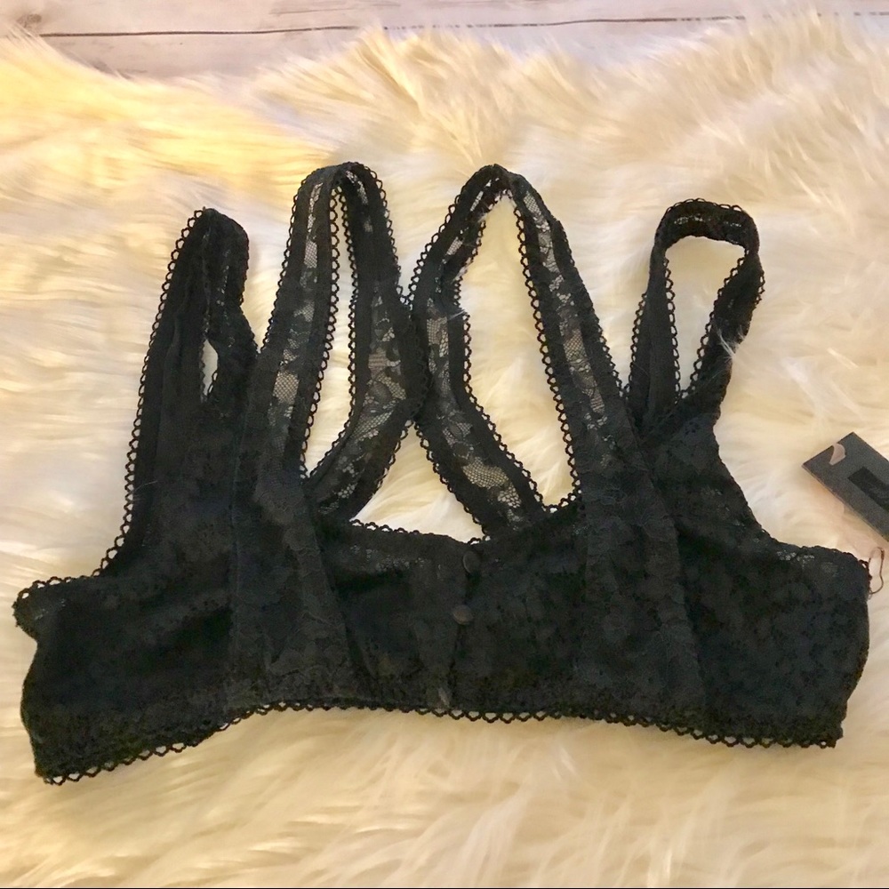 🛍Nasty Gal Strappy Lace Bralette